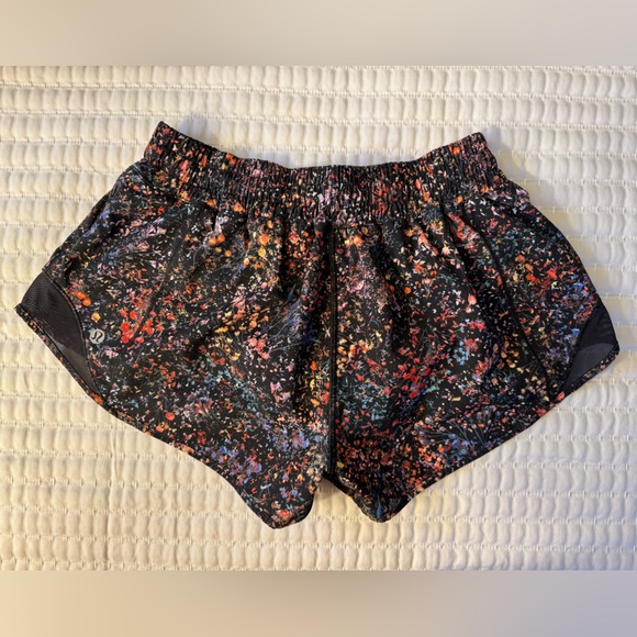 Lululemon shorts, Hotty Hot, floral, low rise, 2.5 inch inseam - Picture 2 of 8